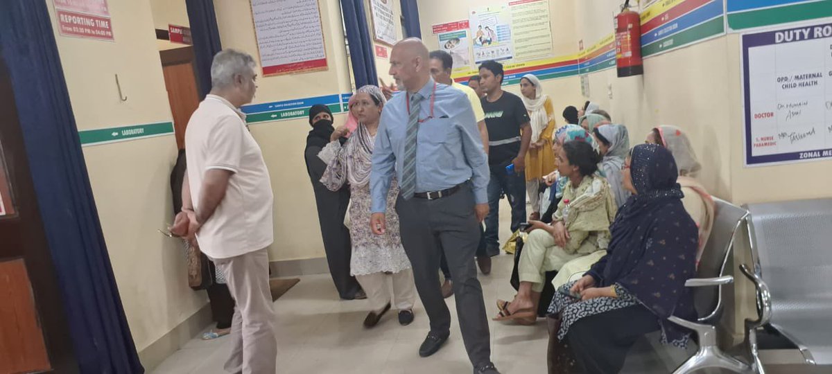 Director Health Services Kashmir Reviews Muharram Preparedness at PHC Zadibal and PHC Lal Bazar

Full Details: facebook.com/share/1Vvc5uFF…