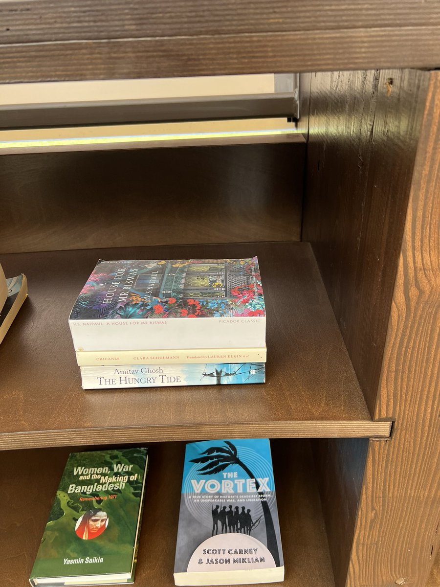 NaimaRashid_'s tweet image. It was great visiting A Capsule in Time by Marina Tabbassum @SerpentineUK and to see all my books there alongside a growing collection of works by other authors.
With Chris Bayley, the exhibition curator.