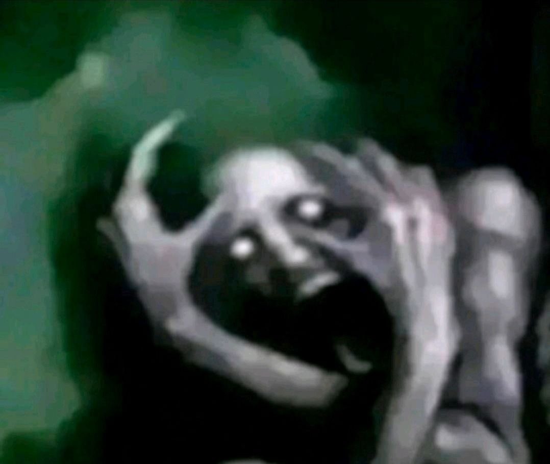 “Hola, sé que no me conoces pero-“
