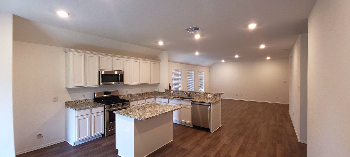 PrepperRealtor's tweet image. This 2021 home is almost a steal. With the biggest lot in the area, this yard is huge. Big enough to create your own backyard oasis with a pool. See the details 👇 below. Get moved in for the new school yard and enjoy the holidays in your new home!
gregsanders.nbeliterealtygroup.com/details?mls=67…