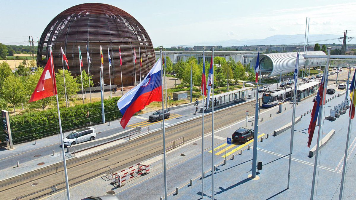 #Slovenia 🇸🇮 is a proud new member of <a href="/CERN/">CERN</a> 👏🏼.

#CERN and its cutting edge technologies support new innovations &amp; strengthen #Europe’s global competitiveness. 

Today is an important day for 🇸🇮 science &amp; remarkable achievement for our science diplomacy! 

🧬 🧪🧫👩‍🔬🔬🔭