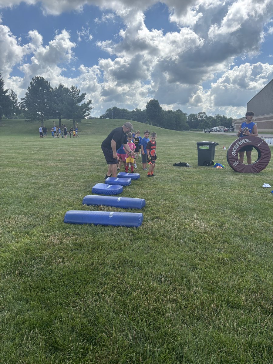 woogeneralsfb's tweet image. This past Wednesday we hosted the 2025 Herman Gibbs Youth Football Camp for grades 1st-4th grade.
We are so thankful for our coaches & HS players who poured into the lives of our future Friday Nighters. These young Generals showed up & showed out and competed their tails off!