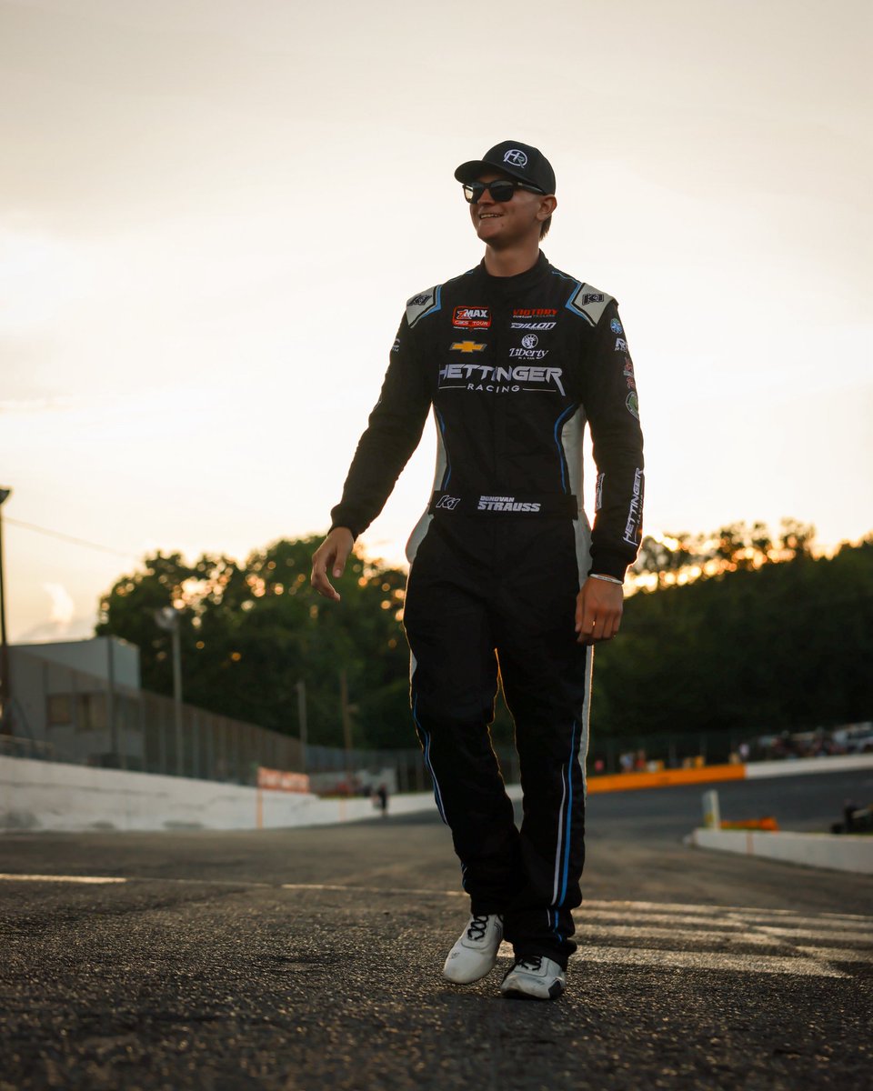 DonovanStrauss's tweet image. Feels good to feel good again. P7 last night at Caraway with the @CARSTour. So proud of my @HettingerRacing guys especially Link, Austin, and Tyler. We had a badass car on the long run. Kept our heads down all weekend, stayed humbled, put our faith in the Man above, and went to…