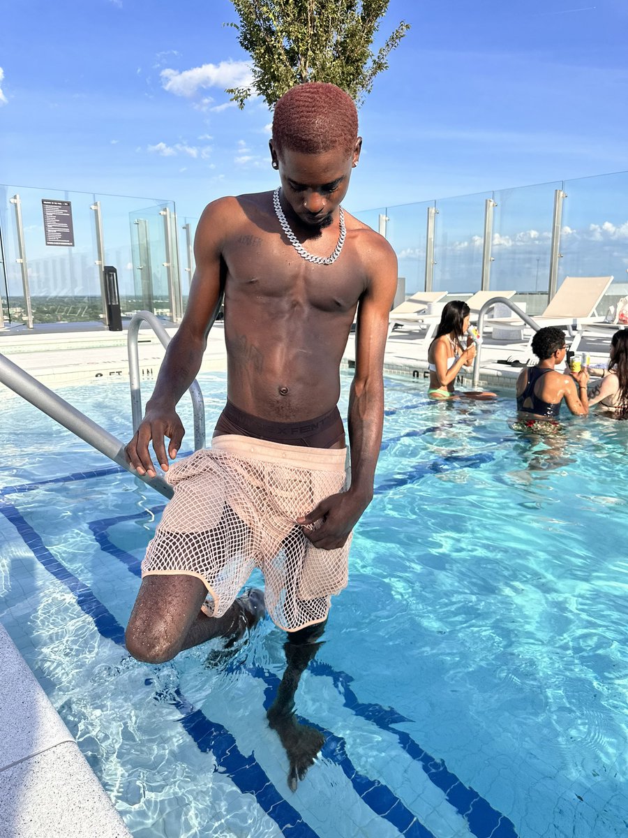 Pool pics>😩😩😩
