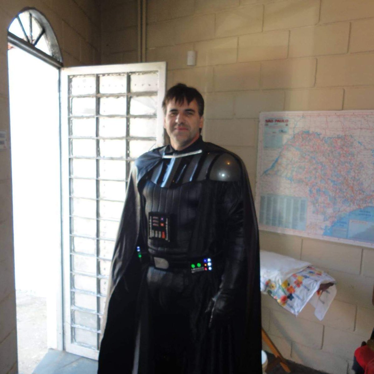 Igrejalinear's tweet photo. NÃO TENHO MEDO DE SER ODIADO. SE VOCES QUISEREM FALAR DIRETAMENTE COMIGO MEU CONTATO ESTÁ NO SITE DO MIL-B. VOCES ACHAM QUE SOU O DARTH VADER INTEGRALISTA PORQUE? SOU O LADO NEGRO DA FORÇA! ANAUÊ! https://t.co/zjcfxt9L88
