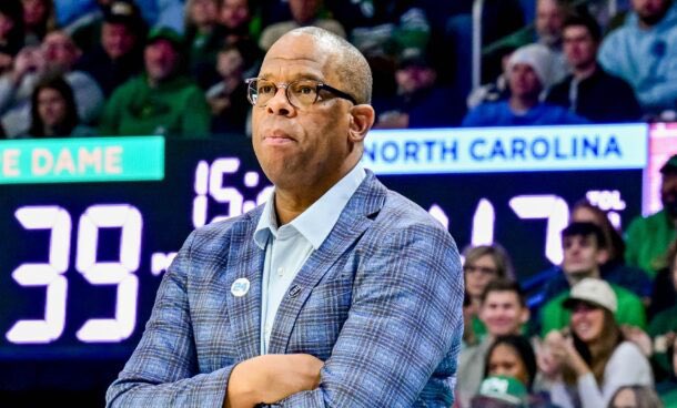 RealFieldOf72's tweet image. DEVELOPING
Hubert Davis on expectations for UNC this season:
“We’ve spent more money in the portal and on freshmen recruits than Pitino did on strippers and blow. If we don’t make the final four this season I may just resign. We get Louisville at home, should be an easy win,…