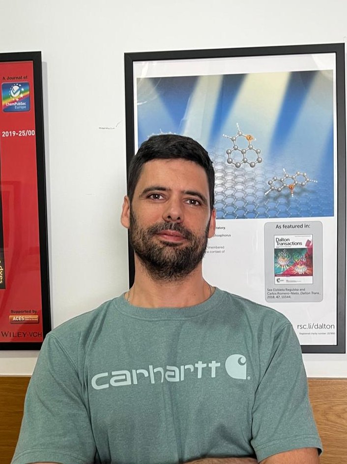 cromeronieto's tweet image. the family grows! today my great pleasure to welcome Rubén 🤗 who is joining us as postdoc! good luck Rubén! 🍀🍀