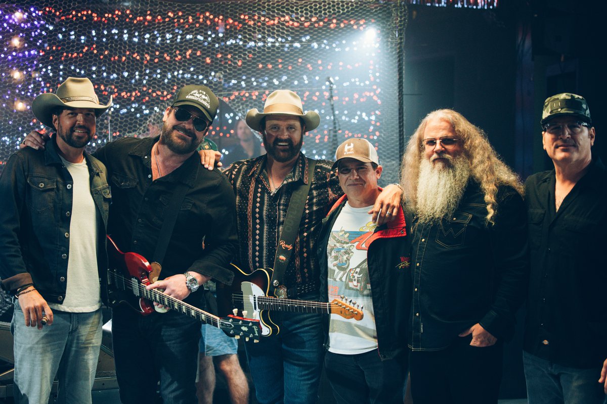 leebrice's tweet image. “The Traler Park walks into a bar…check out the music video for “Said No Country Boy Ever,” out now.
Watch: youtu.be/FsesJB1r3jM?si…