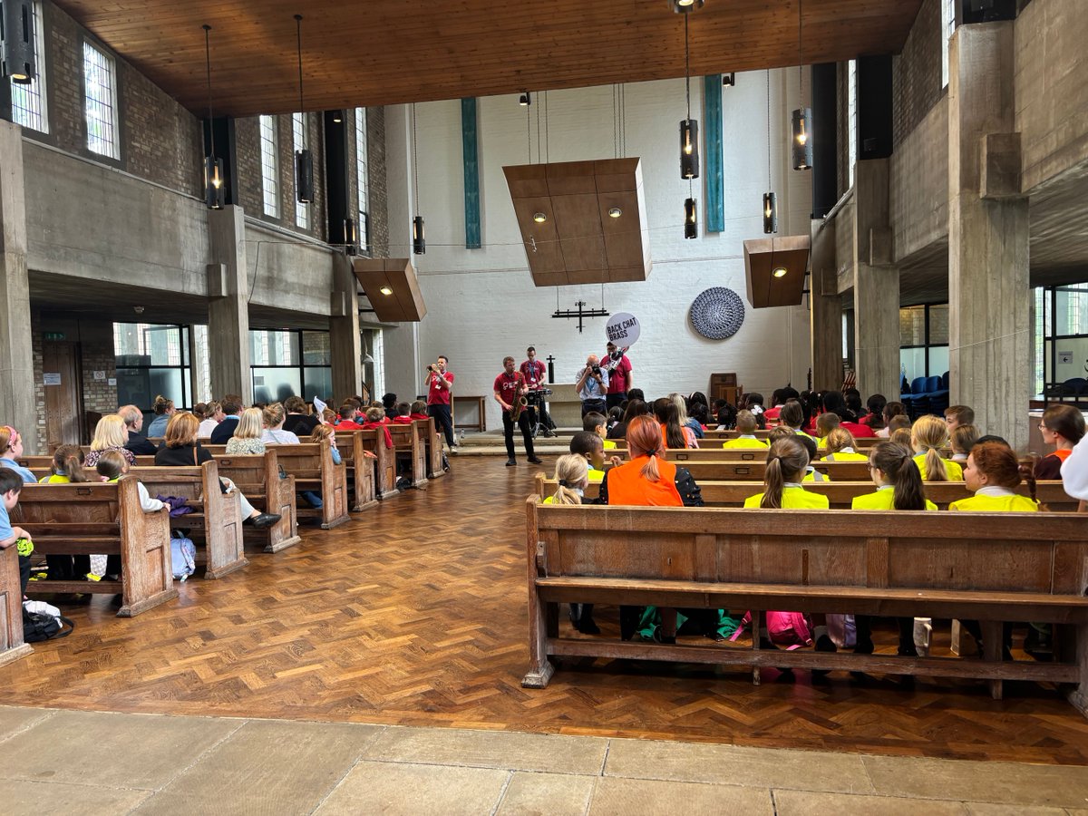 nyorkstogether's tweet image. The FEAST team has been out in the community the last few weeks, sharing the FEAST programme, as well as celebrating some wonderful organisations in North Yorkshire. 

#HAF2025 #dfe #FEAST
@educationgovuk