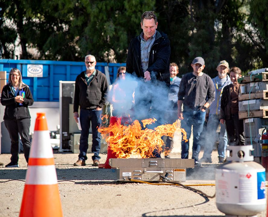 Knowing how to use a fire extinguisher is a good skill to have any day of the year. We're not going to lie. The fact that tomorrow is the Fourth of July has everything to do with why we brought it up. 

You might want to look this over
oshatrain.org/courses/mods/7…

#CalPolyPrepared