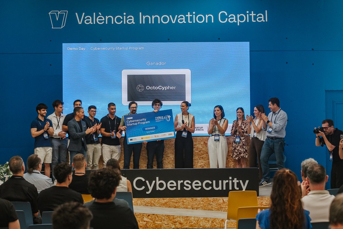 Startup_VLC's tweet image. Y los ganadores del Demo Day de la 2ª edición del #CybersecurityStartupProgram, organizado por Startup Valencia e @INCIBE, del programa de incubación… 🥁🥁🥁
1⃣ Octocode
2⃣ Quantum Computing Solutions
3⃣ Wavf
¡Enhorabuena a todos los participantes! 🤩