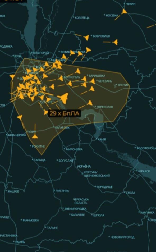 LadyBugFella's tweet image. Tonight is a very difficult night for Kyiv and Ukraine 😫.
Am I angry?
I want my family and friends to live.
I want to stop those who are trying to kill them tonight.
I want to help those who are hurt.
Strong together
GLORY TO UKRAINE
SLAVA UKRAЇNI 🇺🇦