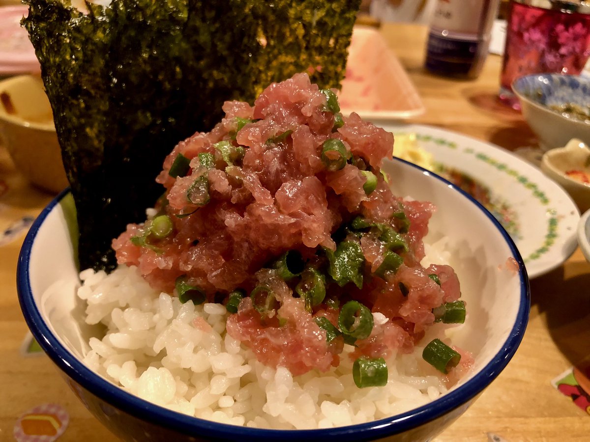 dOq0XW's tweet image. 昨夜は海鮮系でヘルシーにおうち居酒屋
イカの箱舟
ネギトロ500ｇ
塩レモンネギトロ
締めはもちろん、ネギトロ丼にして美味しく食べました😌ﾍﾙｼｰ