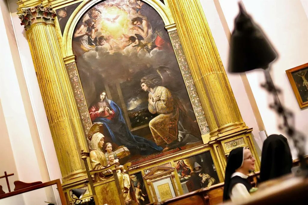 A cambio del préstamo de las tres obras del Greco que aún guarda el convento de Santo Domingo el Antiguo, el Prado restauró en su taller una gran Anunciación de Eugenio Cajés (en tamaño y calidad) que ahora ha vuelto a Toledo con el resto de las obras
abc.es/espana/castill…