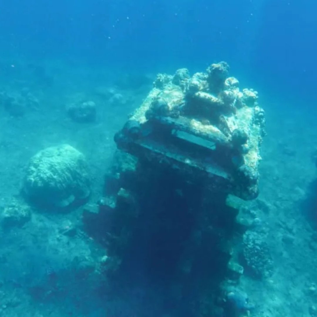HistContent's tweet photo. 🚨BREAKING NEWS: Could this be Atlantis?

Atlantis may have just surfaced—beneath the waters near Cádiz, Spain!  Renowned archaeologist Michael Donnellan unveiled groundbreaking sonar scans today revealing ancient circular submerged structures eerily aligned with Plato’s legendary city. These formations lie just off the Spanish coast, and Donnellan suggests a gigantic tsunami could have wiped out Atlantis thousands of years ago jpost.com+1jpost.com+1.
Key takeaways:
🔍 Geometric alignments that match descriptions by Plato.
🌊 Tsunami hypothesis could explain rapid disappearance.
🧭 If confirmed, this may be the most spectacular archaeological discovery of our era.
What’s next? Underwater excavations and carbon dating tests are planned to verify age and origin. Could we finally have identified the real Atlantis?