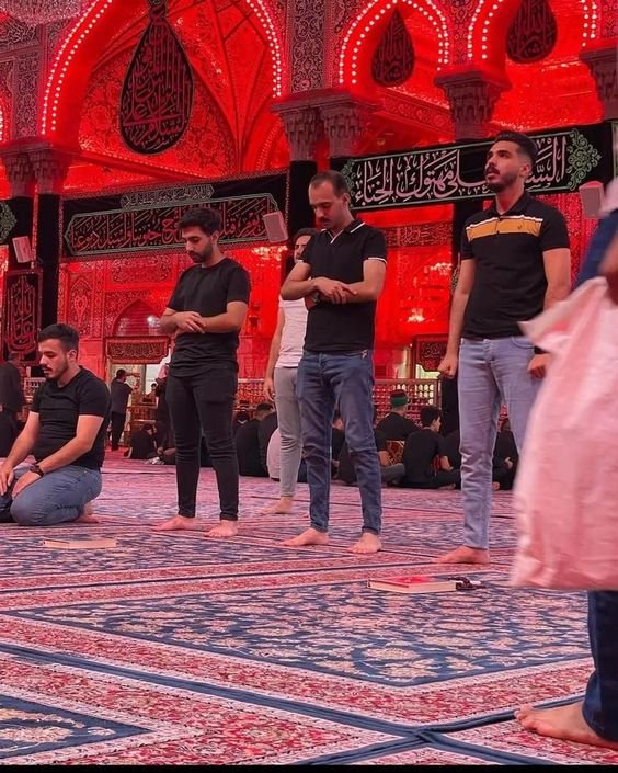 beingrazahaider's tweet photo. Gam-e-Hussain(A.S) ko mehsos krne ke liya apke seeny mein dil hona chahiya Shia sunni karne se apko kuch nahi milega https://t.co/McvHf3Xcpn