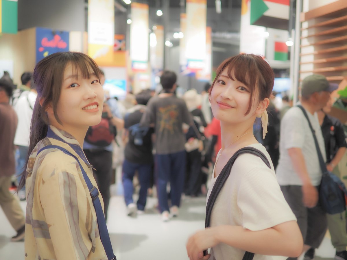kainokumaneko's tweet photo. おはようございます
昨日の関西万博のリク撮影の速報③です✨

『パビリオンは楽(たの)し涼し②』
#コモンズD

湯浅舞音さん@mainey_official 
飛鳥さん@Asuka_hisyatai

＊掲載許可頂きました。 https://t.co/xqCgTp7gp7