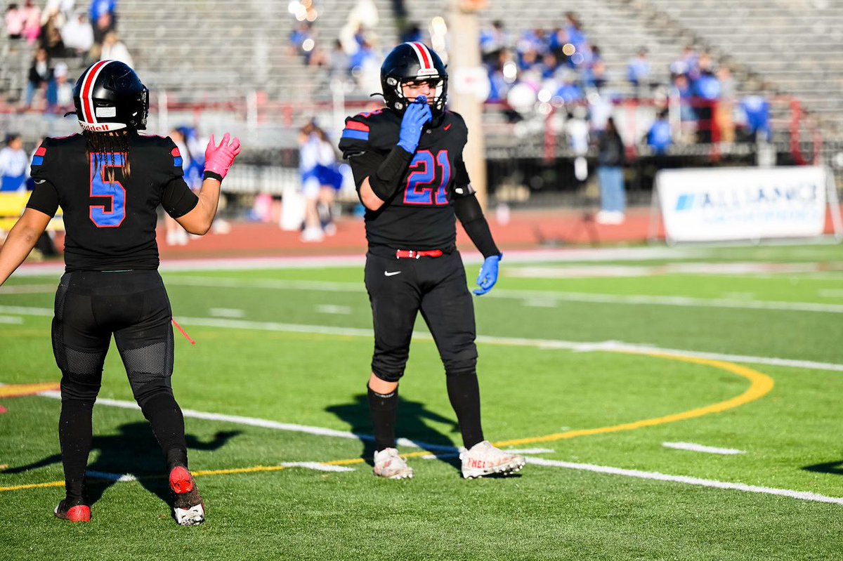 mfernandez0914's tweet photo. Coachable. Disciplined. Always working to improve. Grateful for the opportunity to compete. #StudentAthlete #RecruitReady #CollegeFootball #LockedIn @Sebastianh2128 https://t.co/Gc13RKUIQa
