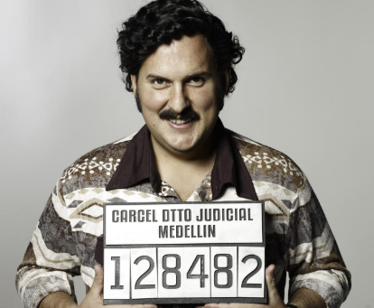 I'm Team Wagner Moura.
Andrés Parra just looks odd to me in the role.
Salut, TP