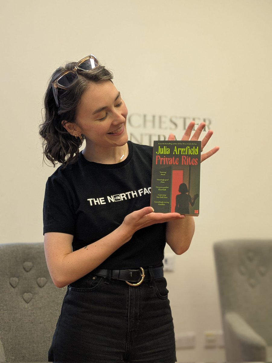 BlackwellsMcr's tweet image. A packed house at @MancLibraries tonight for Julia Armfield in conversation with Jess White! Truly there is nothing more beautiful to a bookseller than a full room of people coming together to celebrate great stories, and Private Rites is exactly that 🥲