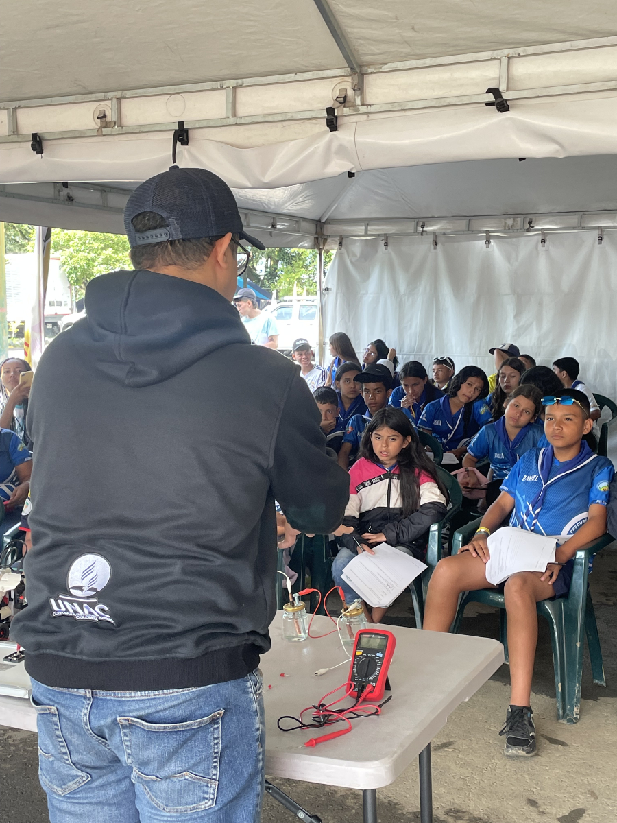 #ActualidadUnacense 📌La UNAC lideró la formación práctica en el III Camporee de Conquistadores UCN con su Carrusel de Especialidades💛💙
Lee la nota completa aquí: 
👉unac.edu.co/unac-en-iii-ca…