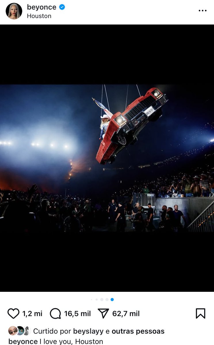 *solange na cachoeira*
tina: toma cuidado bebê 😮🥰🥰

*beyoncé quase caindo do carro*
tina: 😶😶😶