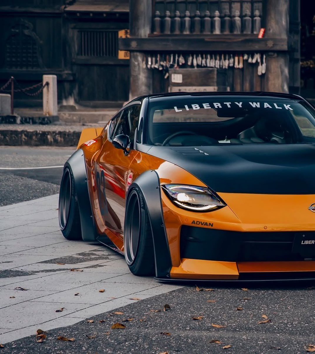 ShineGraffix's tweet photo. Slammed Z #Nissan #nissanZ #Z #400Z #newZ #370Z #350Z #240Z #jdm #wheels #stance #fitment #lowlife #hellalow https://t.co/rU5tMtehMw https://t.co/qCqfbSZZlf