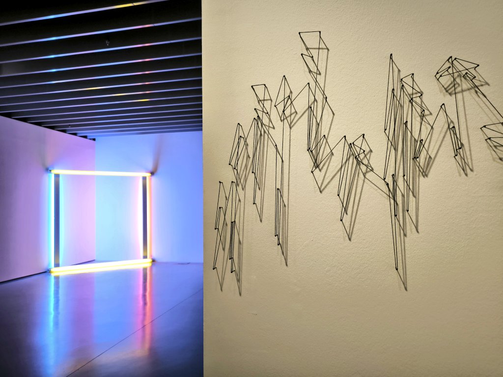 De Museos por Málaga (@malagademuseos) on Twitter photo El arte contemporáneo del más alto nivel tiene sede en Málaga, se llama "To open eyes. Miradas de artistas" la nueva exposición semipermanente del <a href="/cpompidoumalaga/">Centre Pompidou Málaga</a> 💯
Una exposición que convierte a #Picasso y las vanguardias en arte clásico 😅 El arte contemporáneo del más alto nivel tiene sede en Málaga, se llama "To open eyes. Miradas de artistas" la nueva exposición semipermanente del <a href="/cpompidoumalaga/">Centre Pompidou Málaga</a> 💯
Una exposición que convierte a #Picasso y las vanguardias en arte clásico 😅