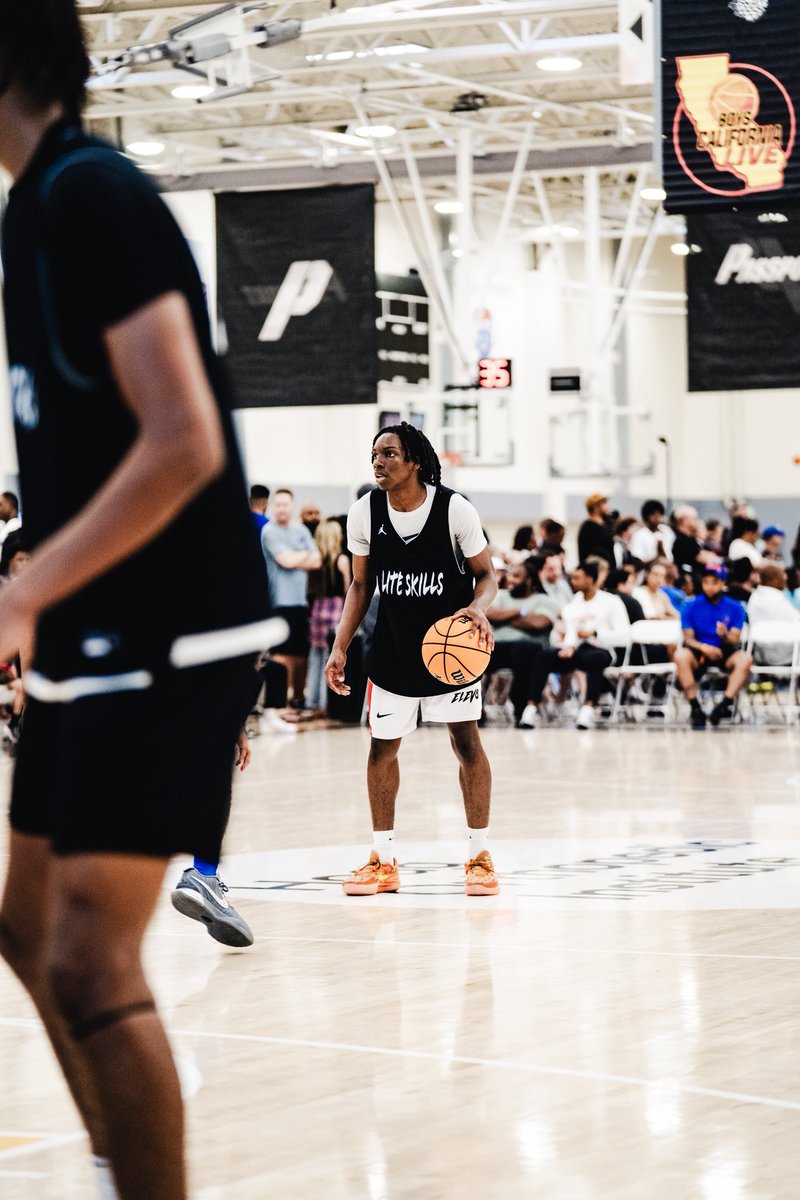 LBPolyHoops's tweet image. ESA Cali Live Kangaroo Division stats 🤘🏾
‘26 Jonas Oware - 18.8 PPG & 7.8 RPG
(Top 5 in Points/Rebounds)
‘26 Nana Ofoegbu - 15.8 PPG, 3.0 RPG, 4.5 APG & 1.8 SPG
(Top 10 in Steals)
‘27 Isaac Hagens - 10.0 PPG & 8.0 RPG
‘28 Jakobi Oware - 10.0 PPG
(Top 10 in 3s made)