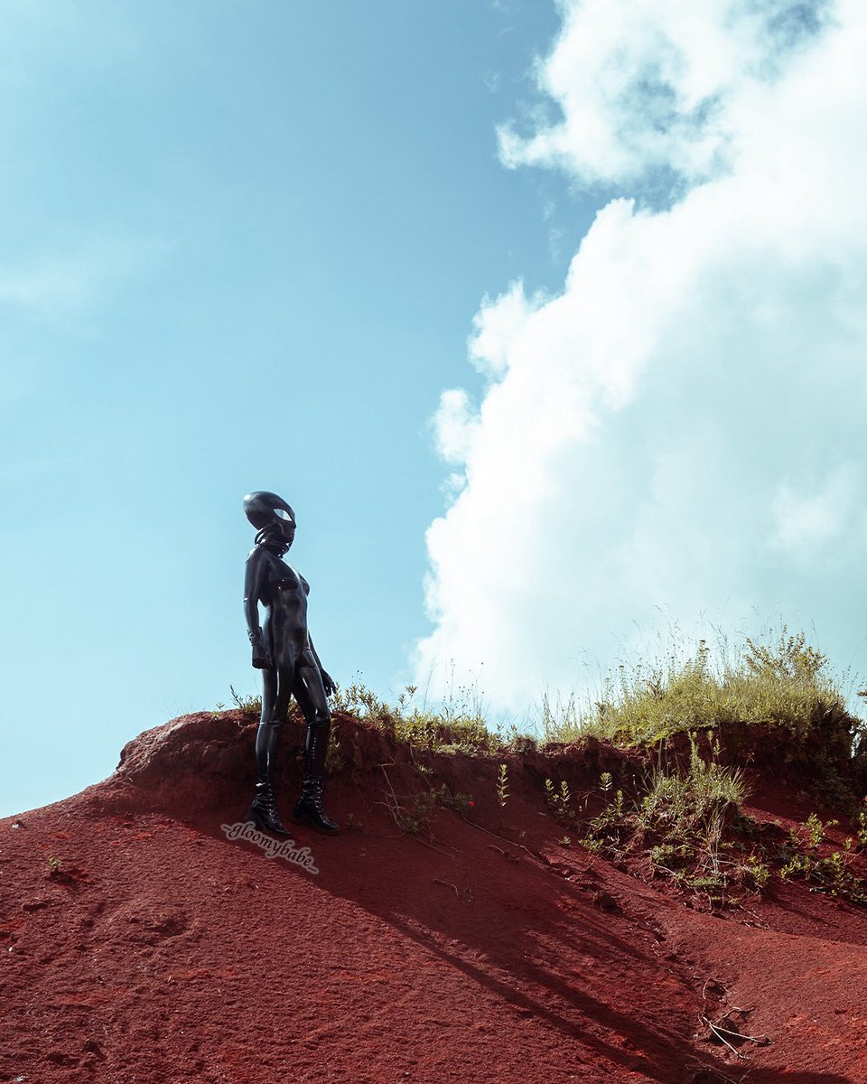 Pensamientos marcianos inundan mi mente🛸

#latex #latexalien #latexgirl #latexonmars #latexmexico