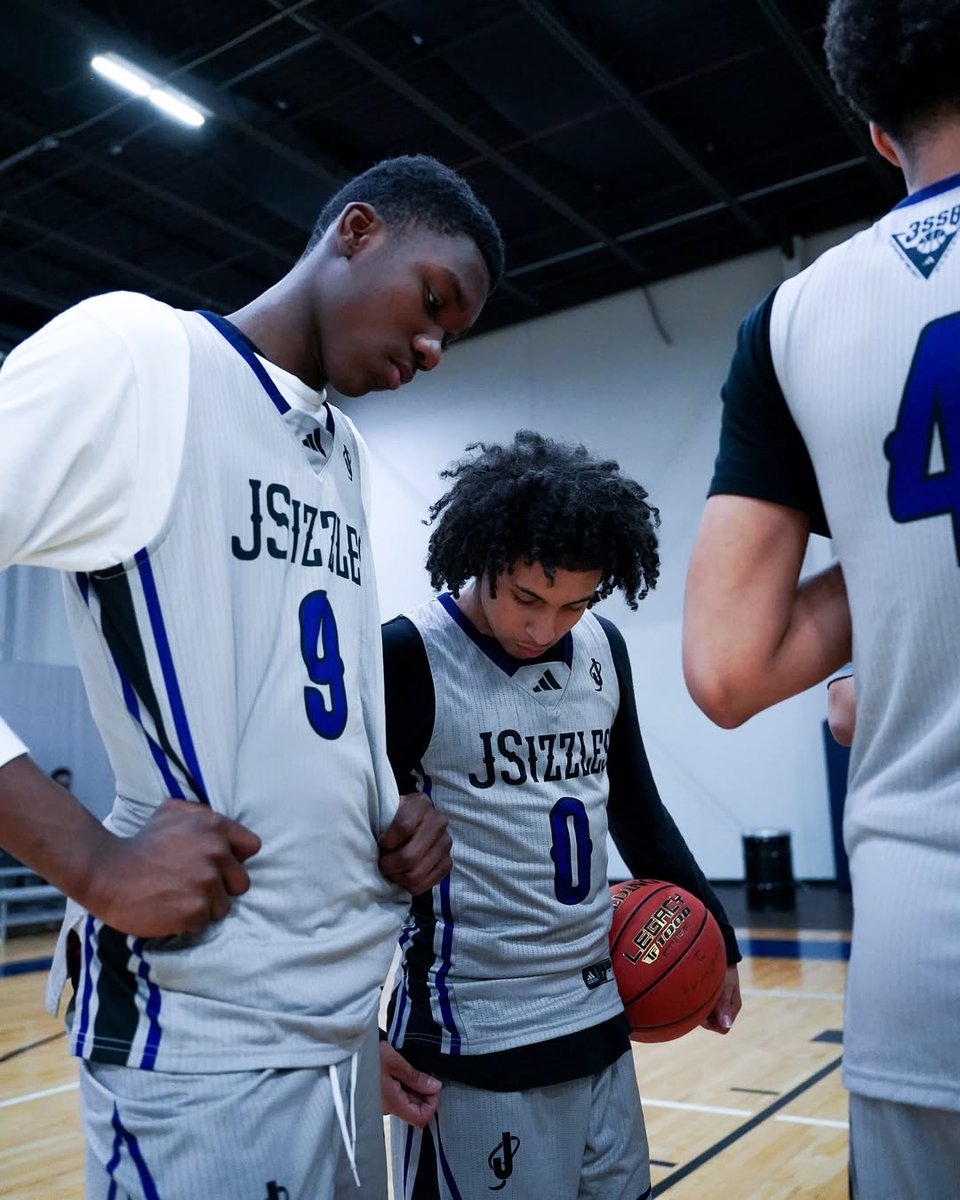 Rodger Bohn (@rodgerbohn) on Twitter photo 6'7 Ichima Idoko of DeLaSalle HS/J-Sizzle proved why he's top 2028 in Minnesota at <a href="/MN_BCA/">MN BB Coaches Assoc</a> Showcase.Lefty utilizes length on both ends and is just scratching surface of immense potential. Already holds Arizona State #ForksUp offer
More on <a href="/Ballislife/">Ballislife.com</a> 👇
ballislife.com/news/high-scho… 6'7 Ichima Idoko of DeLaSalle HS/J-Sizzle proved why he's top 2028 in Minnesota at <a href="/MN_BCA/">MN BB Coaches Assoc</a> Showcase.Lefty utilizes length on both ends and is just scratching surface of immense potential. Already holds Arizona State #ForksUp offer
More on <a href="/Ballislife/">Ballislife.com</a> 👇
ballislife.com/news/high-scho…