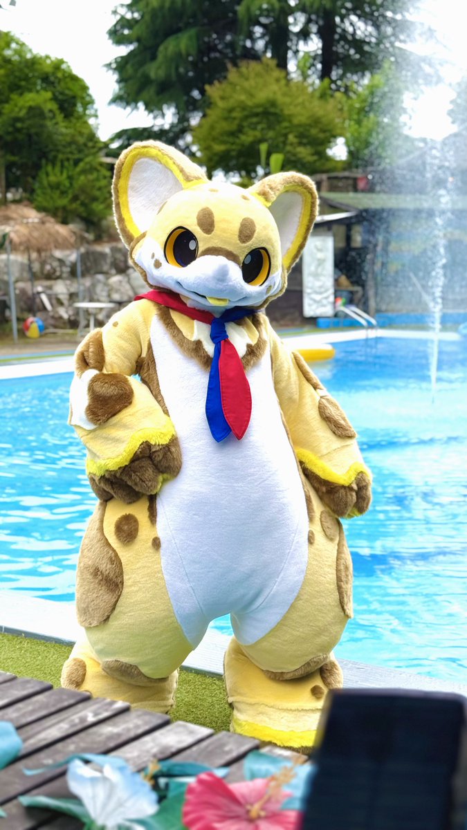 夏はじまったよ！☀️✨

#FursuitFriday 
#城山スタジオ