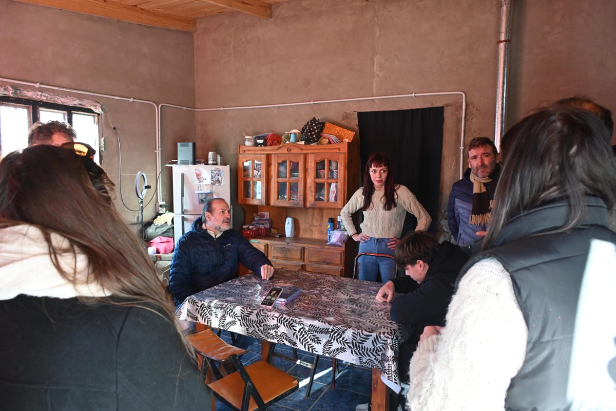 Con Escuela de Hábitat impulsamos capacitaciones vinculadas a la producción del hábitat, generando oportunidades concretas para que los vecinos puedan participar activamente en la mejora de su entorno.

Haydee es parte de las 91 familias alcanzadas a través del programa.