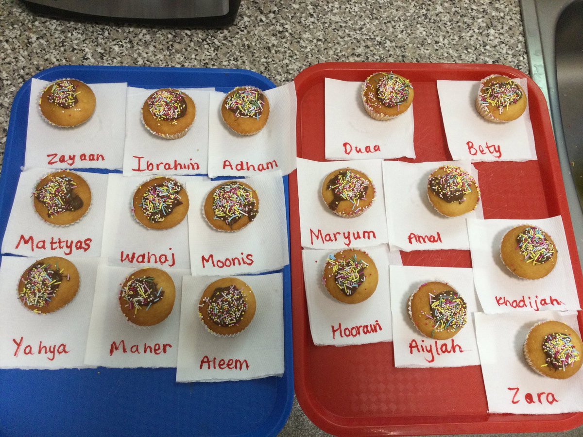 LeighPrimary's tweet photo. Look at Nursery’s delicious and yummy treats!! What fun it was decorating our cup cakes.@voice21oracy #decoratingfun #makingmemories https://t.co/shDLdF1jet