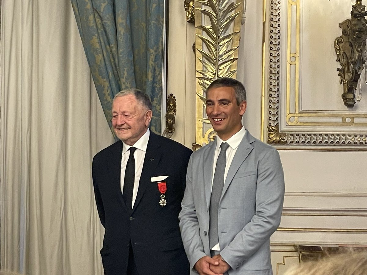 cflevy's tweet image. Hommage mérité à @YCUCHERAT , salué par @JM_Aulas . Un discours puissant, entre sport et politique, et pour une alternative responsable à Lyon. Son absence se fait sentir, son message reste clair. Merci Yann