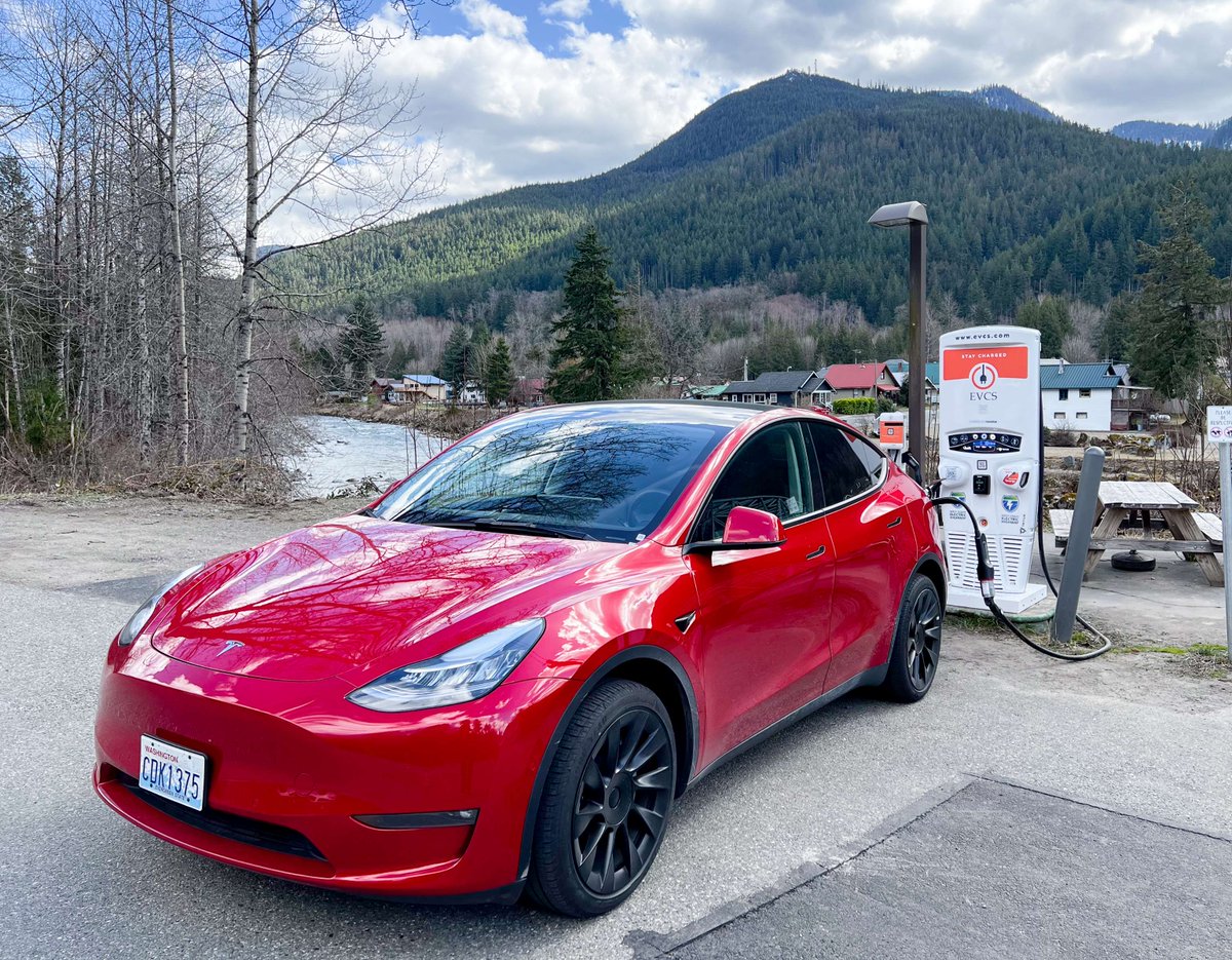 EVCSnetwork's tweet image. Ready to head into the long weekend 🇺🇸

This Fourth of July, we’re celebrating the freedom to explore with fast, reliable charging along the West Coast. Wherever you&apos;re headed, EVCS is with you every mile.

📍Skykomish, WA

#FourthOfJuly #EVRoadTrip #EVCharging