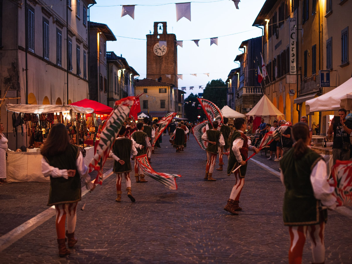 La Battaglia di #Cascina del 29 luglio 1364 è un evento storico raffigurato in un cartone di Michelangelo Buonarroti. Lo scontro viene ancora commemorato d'estate a Cascina, tra cortei storici, tornei, artigiani e spettacoli dal 4 al 6 luglio: bit.ly/battagliaCasci…
<a href="/TerrediPisa/">Terre di Pisa</a>