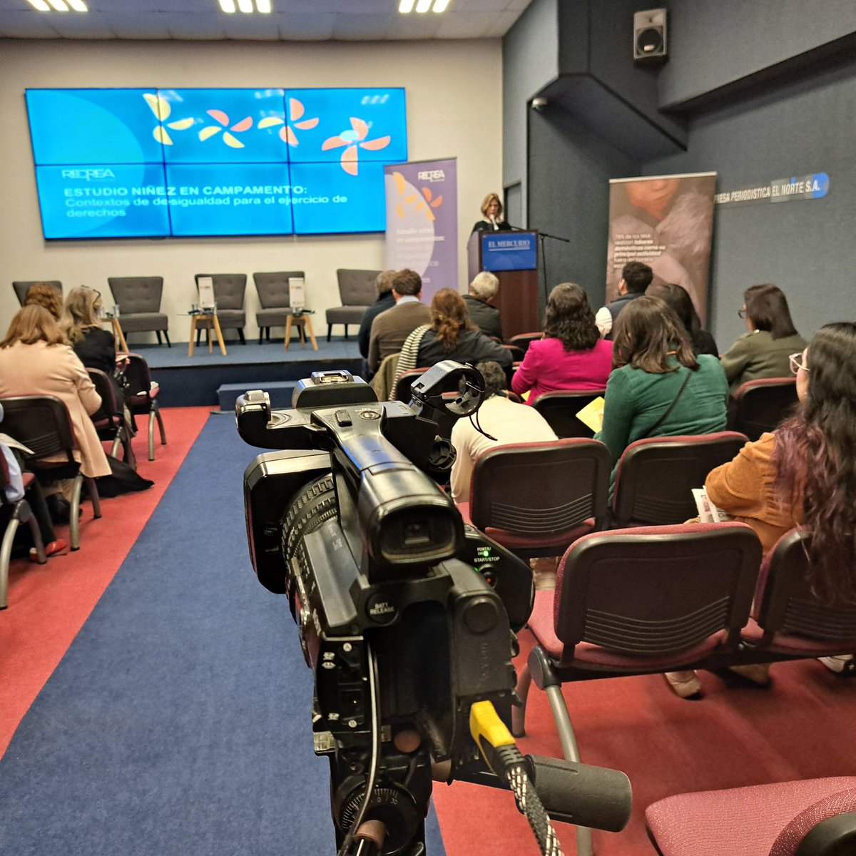 Dsocial_II's tweet image. Más de 33 mil niños, niñas y adolescentes viven en los campamentos en la Región de #Antofagasta, según el estudio dado a conocer por @RecreaFundacion. En este encuentro participó el seremi Mauricio Zamorano.
@MinDesarrollo
@DPRAntofagasta
@GOREAntofagasta 
@VoceriaAntofa