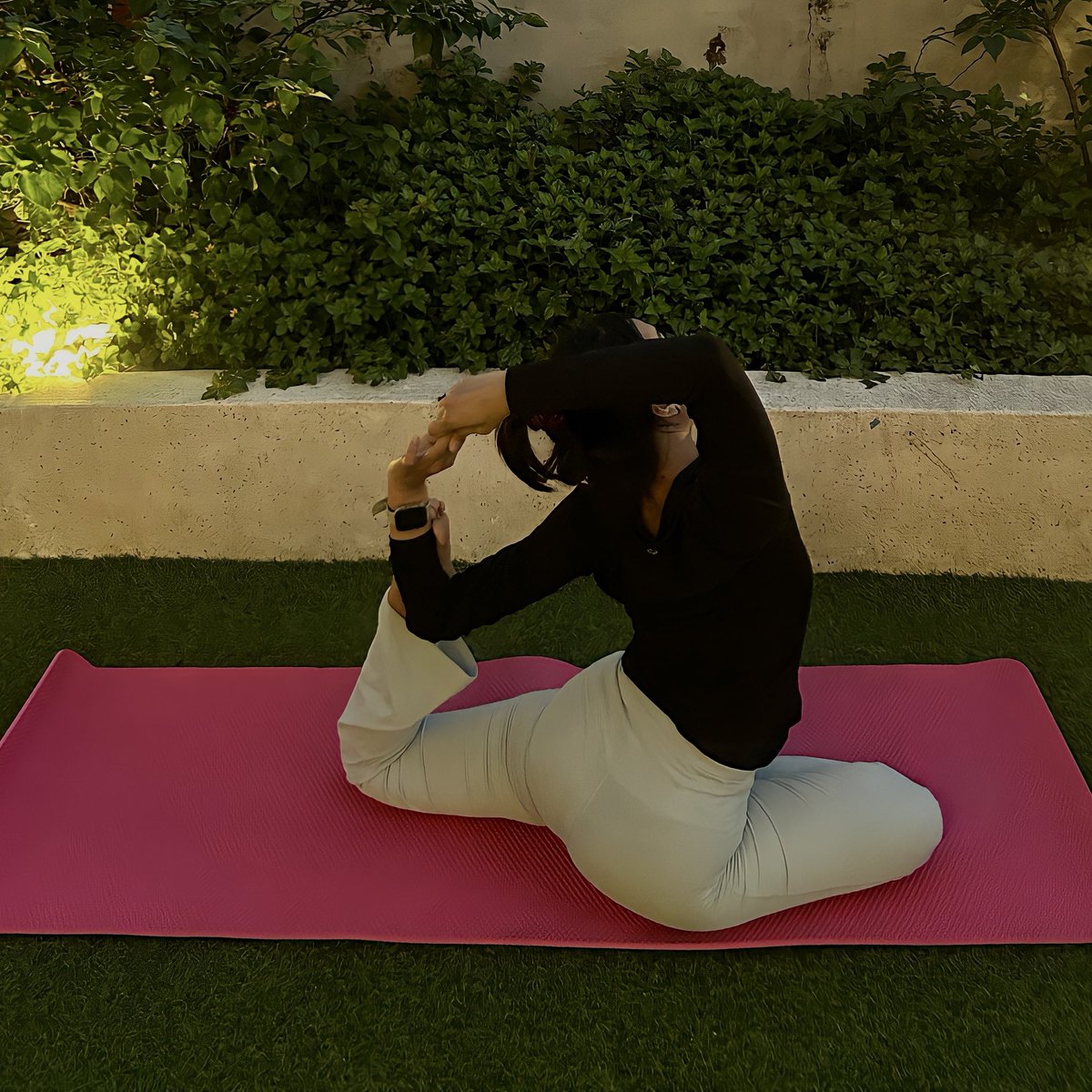 happyholidey's tweet photo. backbend stretching & catching sunset๐ง๐ปโโ๏ธ๐ฅ๏ธ #personalarchieves https://t.co/OKDUEY19o4