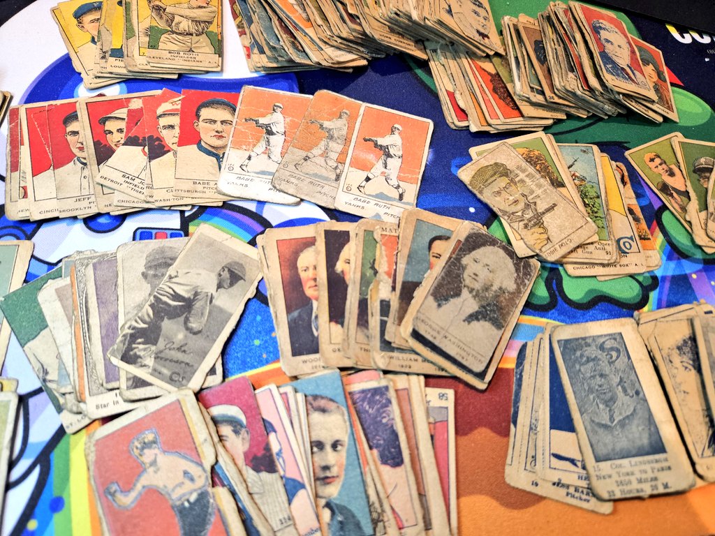 Inherited a shoebox full of tobacco cards. What I have pictured is just a fraction.

Trying to sort through, but no idea what I'm look at outside a few big names like Babe Ruth and the presidents.

Anything specific I should look for?

#thehobby #vintage #collectibles