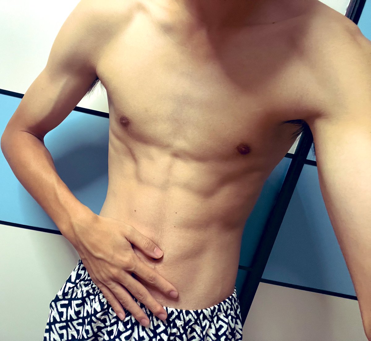 uncle_Guoo's tweet photo. 皮包骨 #男高 #弟弟 #腹肌 #高中生 #健身 https://t.co/FfcV2Ggqe0
