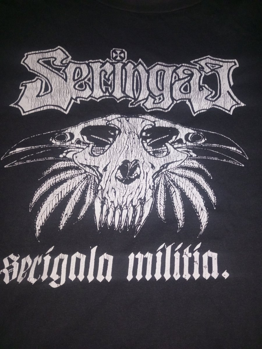 Khoirinizar_'s tweet photo. WTS!!!
T-shirt ERK banyak asap disana size XL rilisan tahun 2008
T-shirt seringai serigala militia juga size XL rilisan tahun 2007. 
Harga bisa nego, bisa dan boleh beli satuan juga
#Wts #WantToSell #EfekRumahKaca #Seringai #JajanRock #MerchOri #Rare #Penerka #SerigalaMilitia https://t.co/Yd19LyJW1q