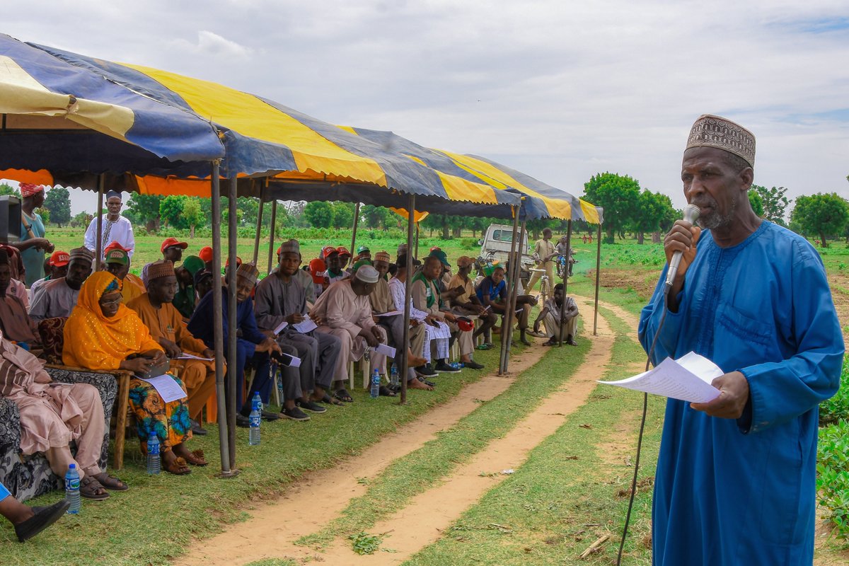 KanoPastoral's tweet image. Through the KNARDA/KSADP legumes Crop Intervention Programme, funded by #IsDB & #LLF, a mega farmers field day was organized at Gaci, Wudil LGA, to showcase the performance of a new variety of groundnut, Samnut 24 & to share ideas on best practices in legumes farming.
