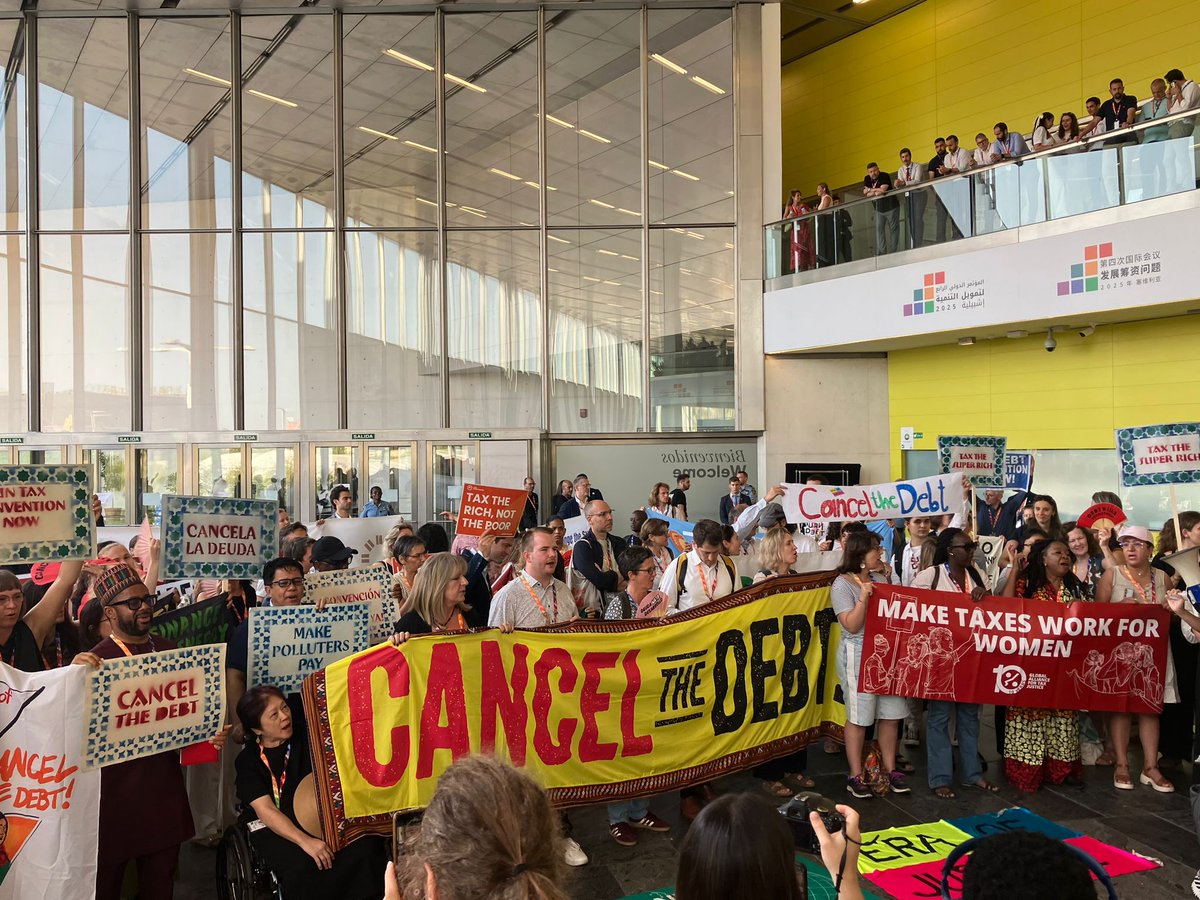 GA4TJ's tweet image. 📣 GLOBAL ECONOMIC JUSTICE NOW!
At the close of #FfD4, civil society from around the world came together to share that, while FfD4 did not meet the level of ambition required, the fight for justice continues!
#FfD4People