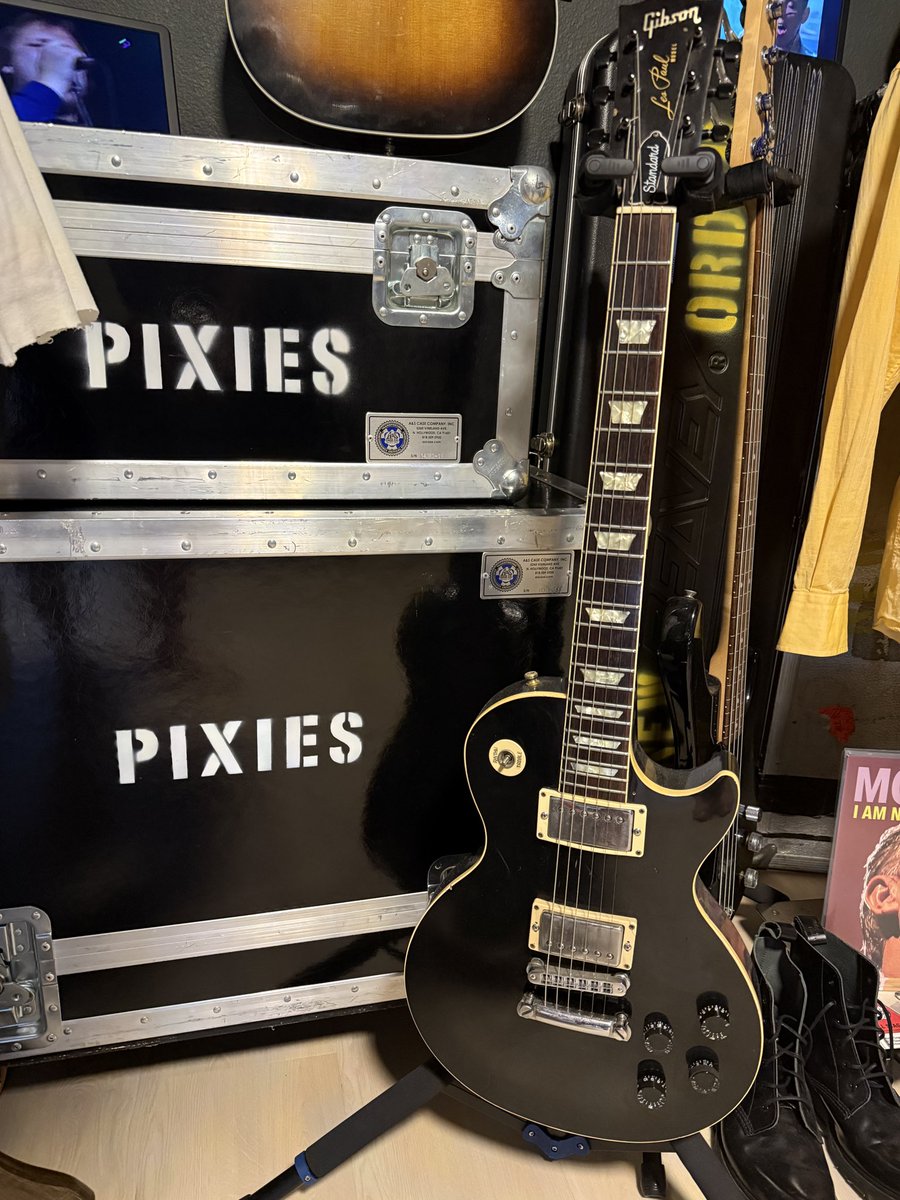 RockSubculture's tweet photo. @gunsnrosesgirl3 Joey Santiago’s “Doolittle” era Gibson Les Paul (used on tour in the late 80s and in the “Here Comes Your Man” music video). https://t.co/mPSmDImyS5