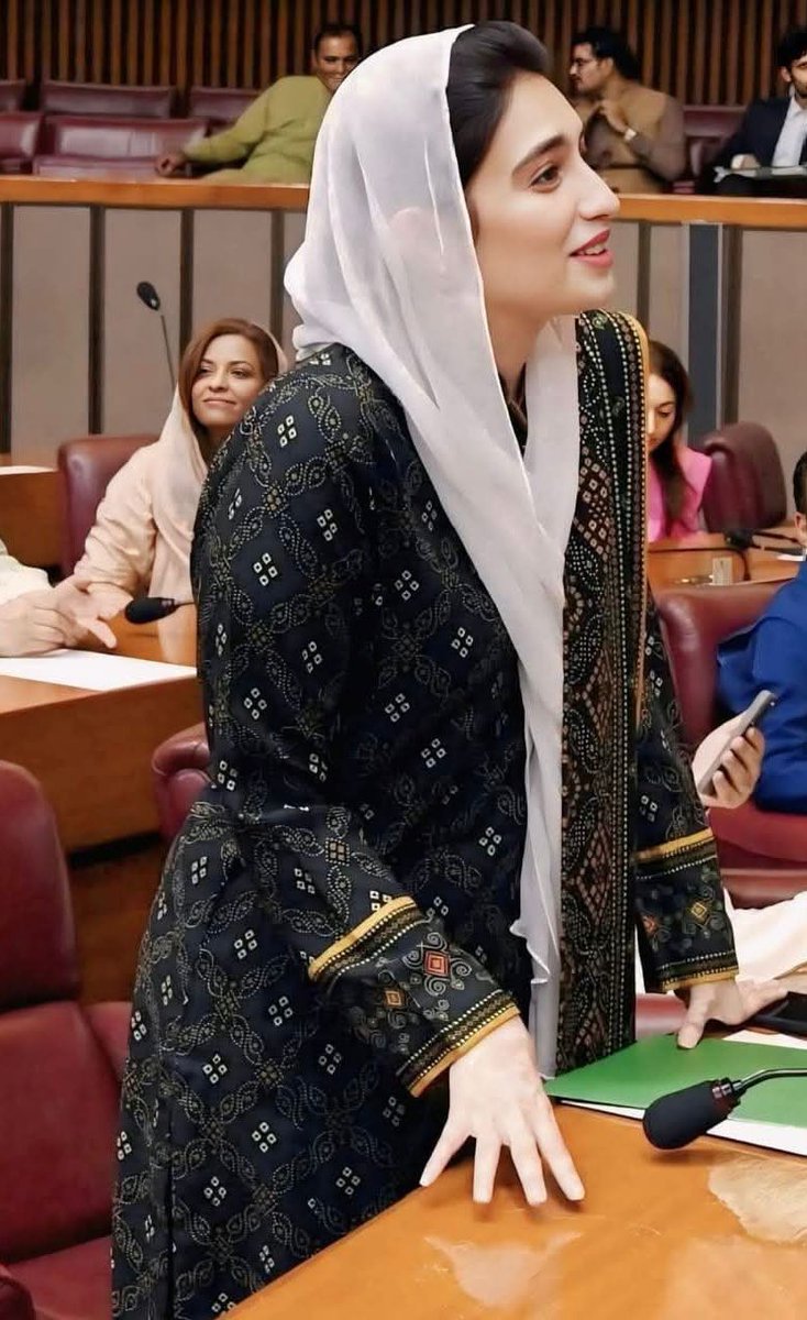 بینظیر کی بینظیر بیٹی 
 <a href="/AseefaBZ/">Aseefa B Zardari</a>