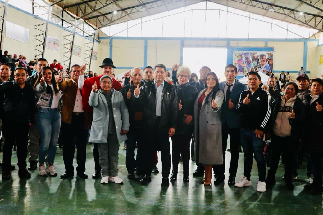 #Tungurahua | Nos movilizamos al corazón agroproductivo del país para compartir con nuestros productores y fortalecer su desarrollo con herramientas que transforman el campo. 🧑🏽‍🌾🚜

Con la presencia del ministro @DPalaciosEC, entregamos beneficios claves para dinamizar la