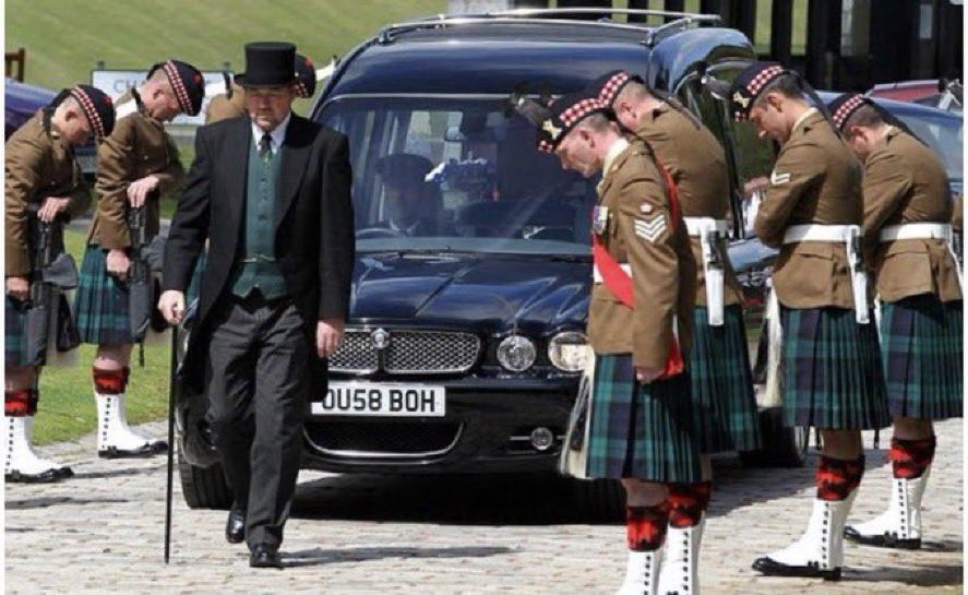 150G512XD's tweet photo. Scott’s funeral which was held in Mortonhall Crematorium, Edinburgh 😢💔

Thank you for your service Scott ❤️

Lest we forget 🇬🇧 https://t.co/hAUo9h23UX
