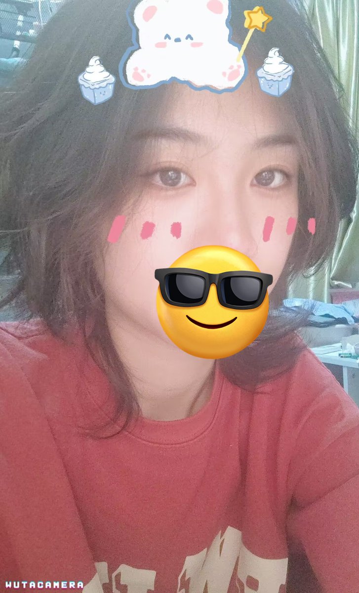 有人在好奇怎么搞到的鞋，当然有些鞋子就是直接找女主要呀，至于话术就得靠个人了😋
预告一下下一双鞋子和女主吧🙌
到手了再补后续，最近忙，大家别急💔