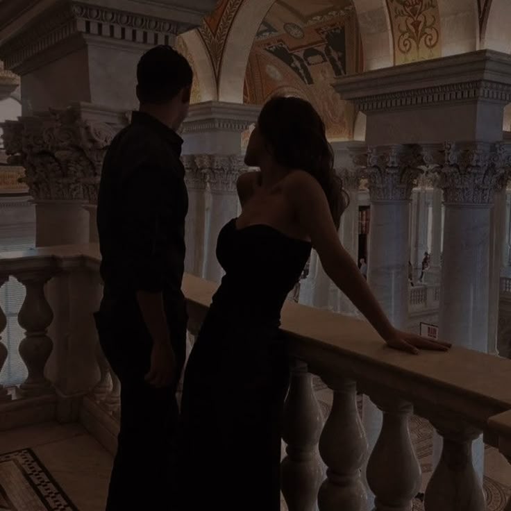 “Biz, bizden ayrılmış, sen ve ben olmuştuk.” 🦋👑❤️‍🔥
OD &amp; Kelebeğin Dönüşü - N. Sena Arslan